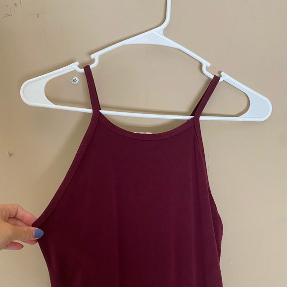 Maroon crop top - Picture 2 of 3
